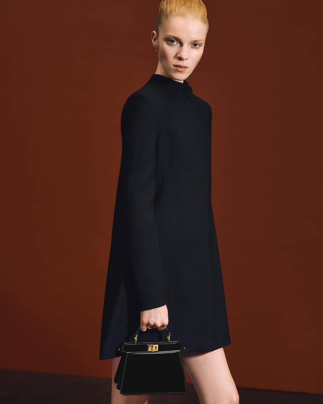 Fendiのインスタグラム：「Silhouettes from Fendi Winter 2023-2024 curated with Stefano Pilati explore sartorial declarations of freedom from the 1920s and 2020s.  Shop #FendiWinter now in boutiques and at Fendi.com  Curated with: @stefanopilati  Artistic Director of Couture and Womenswear: @mrkimjones  Artistic Director of Accessories and Menswear: @silviaventurinifendi  Artistic Director of Jewellery: @delfinadelettrez  Styling: @elliegracecumming Hair: @cimmahony Makeup: @daniel_s_makeup  Casting: @nicola.kast Models: @col_thedoll, @m6zen   Photography: @collierschorrstudio  Set Design: @javirigoyen」