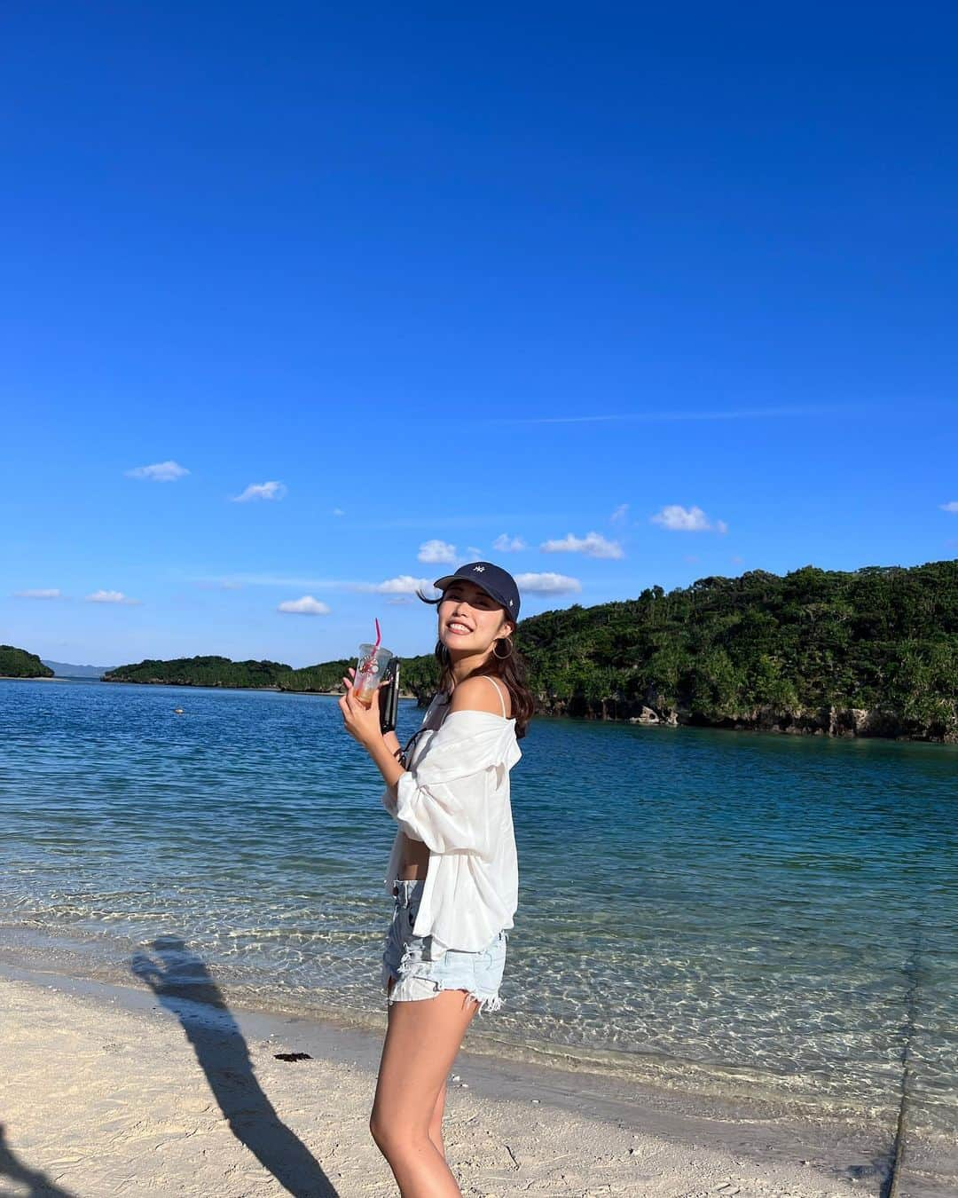 澤井玲未さんのインスタグラム写真 - (澤井玲未Instagram)「大好物の自然→海viewに歯もろ出しの笑顔😬  #石垣島　#沖縄」10月28日 21時04分 - lemi_cruva