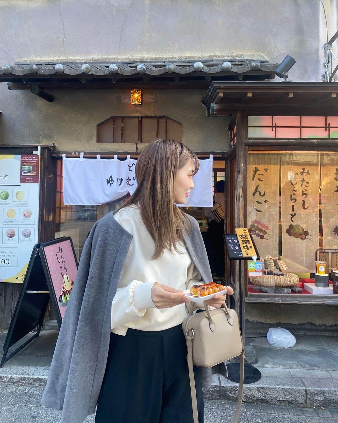 松田 美奈子のインスタグラム：「🍡  道後温泉食べ歩き  📍@yukemuricafe」