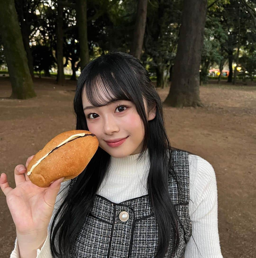 ひまひまチャンネルさんのインスタグラム写真 - (ひまひまチャンネルInstagram)「🥐🥐🥐  お友達とパン屋さん巡りしてきたの！  １ヶ月前から決めていた予定だったから、これを楽しみに1ヶ月間パン屋さんを見漁ってたの！笑  ちなみにパンは5個も食べました🌟笑  動画も撮ったからお楽しみにだよ！💞   #ひまひまチャンネル #ひまひま #パン巡り」10月28日 21時04分 - himahima_channel