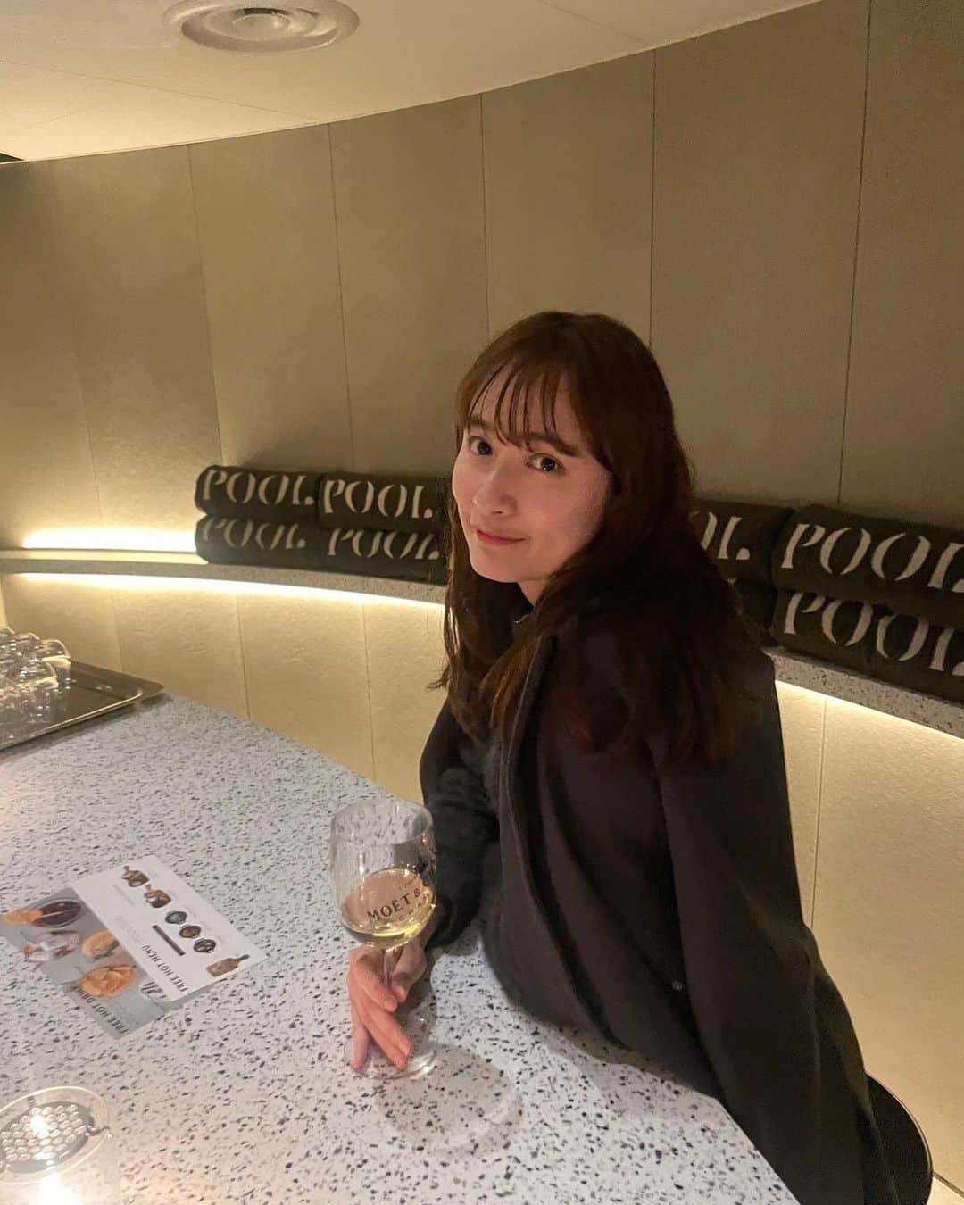 川口カノンのインスタグラム：「素敵すぎる空間で美味しいお食事お酒🥂 @botanicalpoolclub  ． 海外みたいだけどまさかの千葉！ 気軽に行けるからまた行きたい、、、♡  このホテルどこを撮っても素敵すぎて投稿続きます🙇 ． 2日間ほんと幸せな時間でした✨」