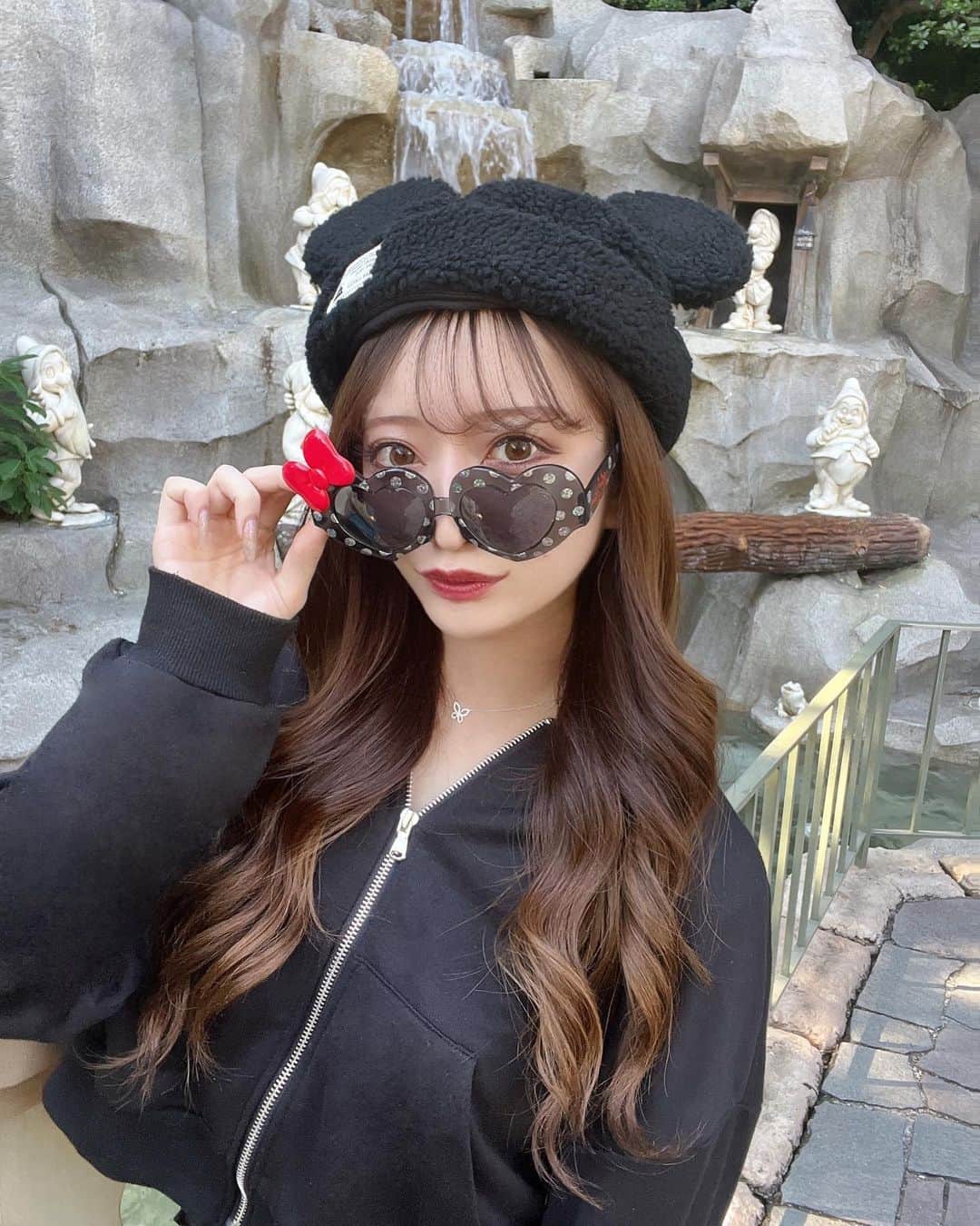 WAKANAのインスタグラム：「週1ディズニーハマりそう（╹◡╹）♡  (この時まだねてない)」