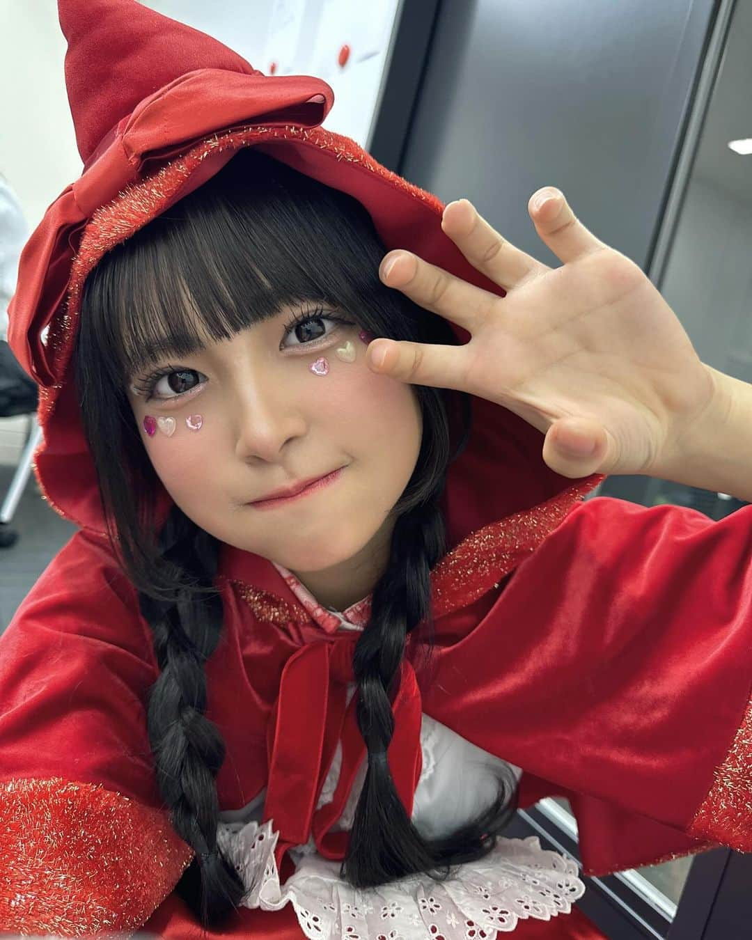 有村南海のインスタグラム：「赤ずきんちゃん🍎#08#福岡#ハロウィン」