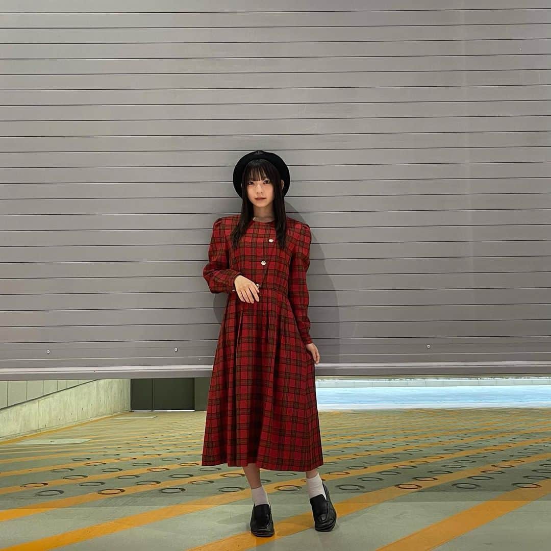 永田詩央里さんのインスタグラム写真 - (永田詩央里Instagram)「対面お話し会で着たお洋服です。 なんともイカす～なvintageワンピース🕰」10月28日 21時23分 - nagata__shiori