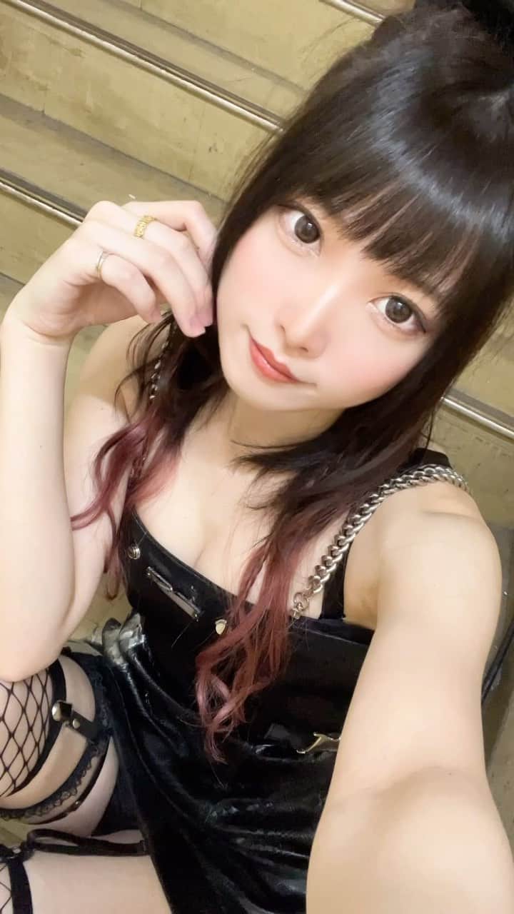 山吹りょうのインスタグラム：「#guitarist #cosplayer #selfie」