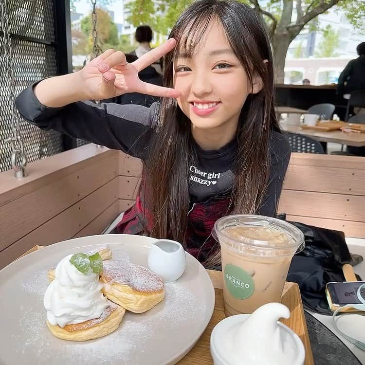 喜島結乃さんのインスタグラム写真 - (喜島結乃Instagram)「♡yuno♡ ㅤㅤㅤㅤㅤㅤㅤㅤㅤㅤㅤㅤㅤ お友達とカフェ☕️🥞 ㅤㅤㅤㅤㅤㅤㅤㅤㅤㅤㅤㅤㅤ パンケーキ美味しかった❤️ また行きたいなぁ✨✨ ㅤㅤㅤㅤㅤㅤㅤㅤㅤㅤㅤㅤㅤ #喜島結乃  #js4 #4年生  #10歳 #撮影 #女の子 #女の子コーデ  #江坂カフェ」10月28日 21時16分 - yuno_0421