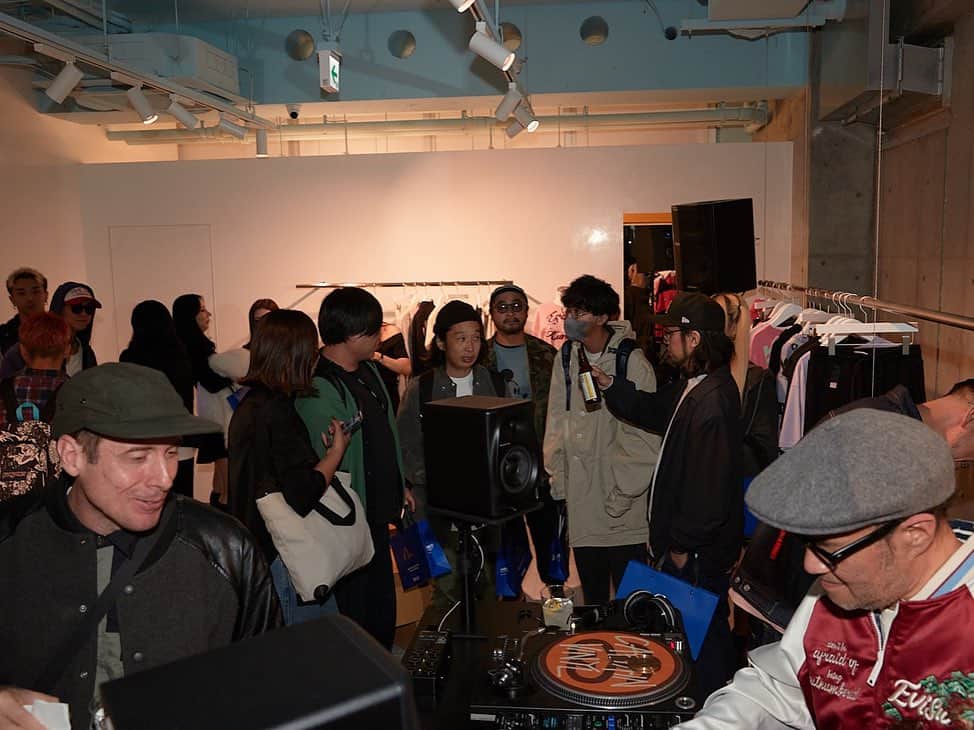 エヴィスジーンズさんのインスタグラム写真 - (エヴィスジーンズInstagram)「Tokyo Omotesando store opening party  #evisu #storeopening #evisuomotesandostore」10月28日 21時17分 - evisu1991