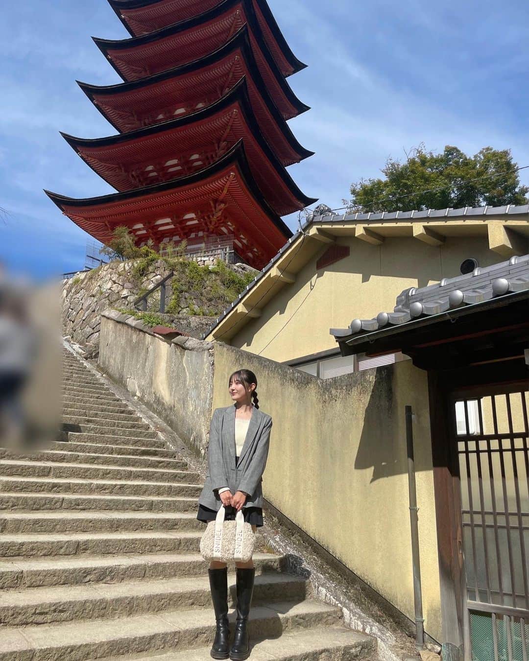 悠花さんのインスタグラム写真 - (悠花Instagram)「少し前に宮島に行ってきたんです☺︎ ・ 美味しいものを沢山食べて、 綺麗な景色を見てリフレッシュ🤤💕 ・ お天気も良くて最高の一日でした♡ ・ #はるかコーデ」10月28日 21時33分 - haruka_217_