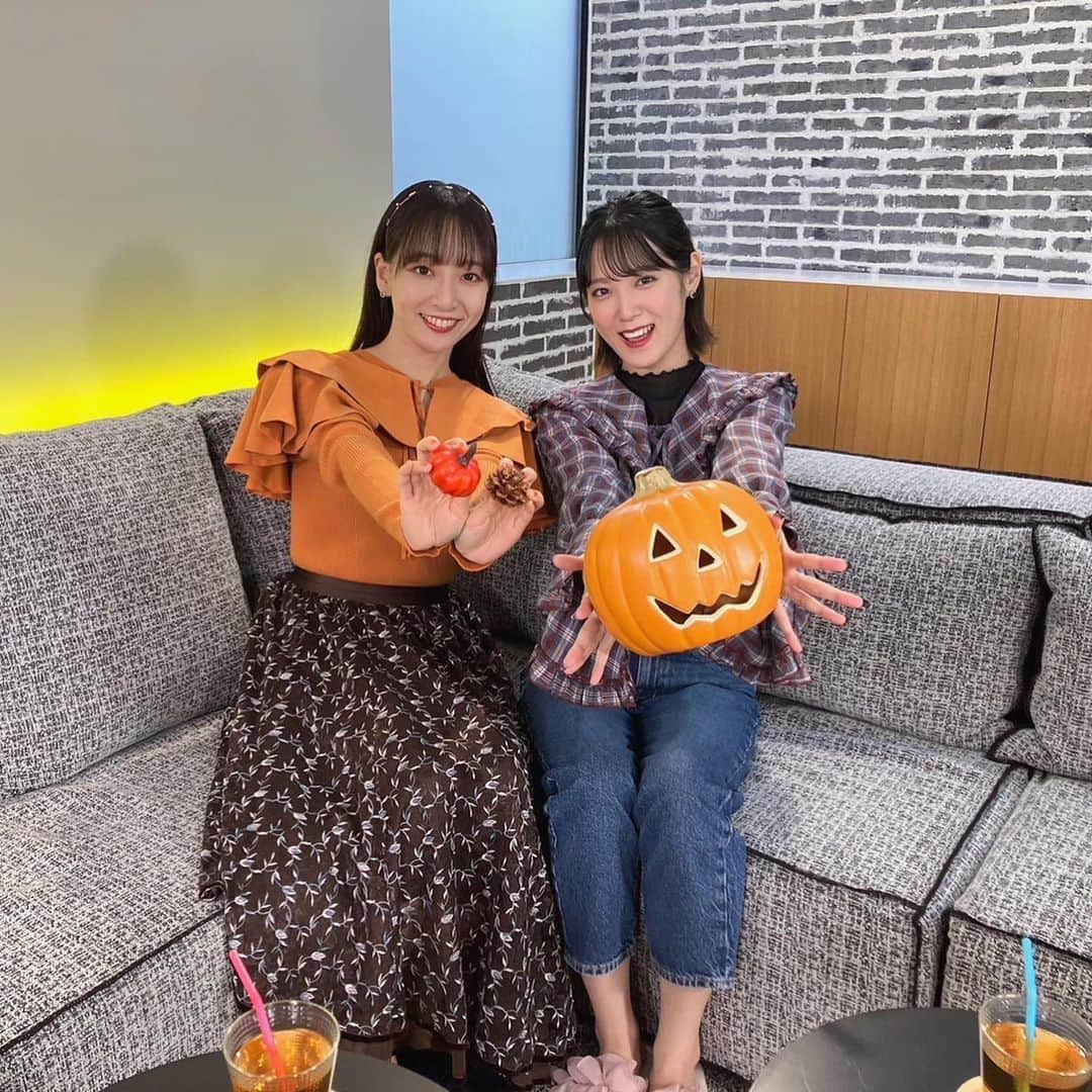 小関舞さんのインスタグラム写真 - (小関舞Instagram)「. M-line Music 見てね〜！ ハロウィン仕様だよ🎃  なんか夕焼け綺麗すぎた。」10月28日 21時34分 - mai_ozeki.official