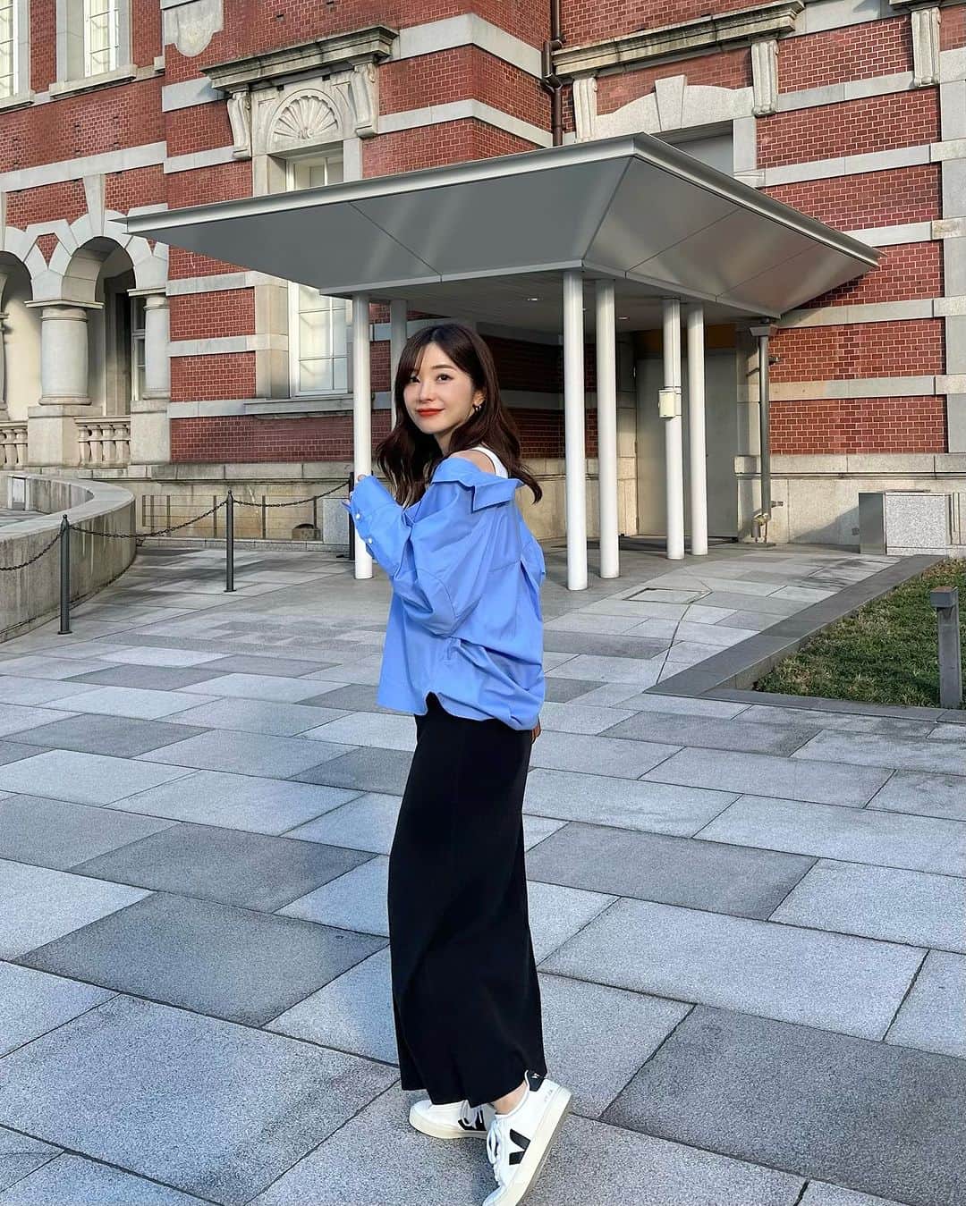 金城ゆきさんのインスタグラム写真 - (金城ゆきInstagram)「autumn outfit♥ shits :  @ anuans.official  skirt : @curensology  shoes : @veja   #coordinate#ootd#outfit#fashion」10月28日 21時41分 - yukikaneshiro