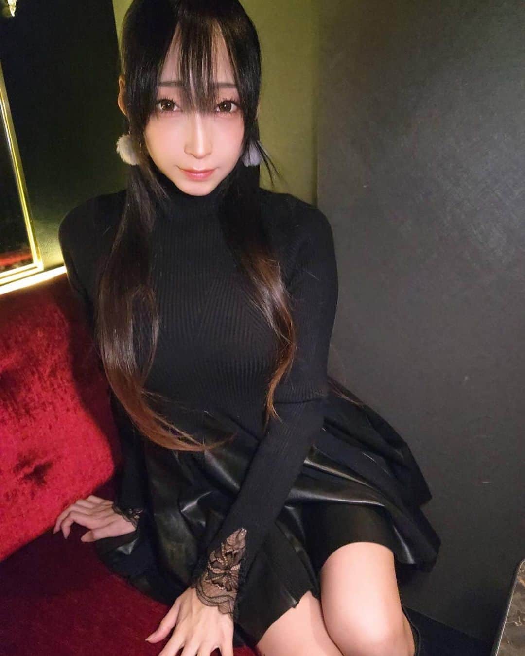 のインスタグラム：「・ ラウンジ蓮実クレア、BAR蓮実クレアB  20時からオープンしてます！ 本日はハロウィンイベントラスト！ラウンジ、B合わせて 出勤の女の子は8名でワイワイ飲みます🥂🍾✨ お待ちしています😌」