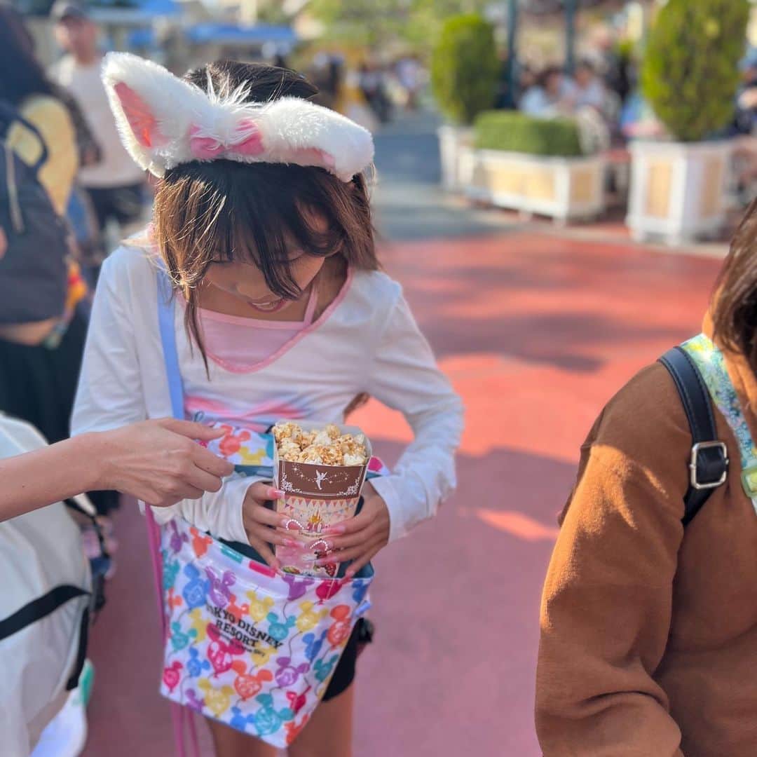 西山美希子さんのインスタグラム写真 - (西山美希子Instagram)「娘の秋休みがありました。サンリオピューロランドにディズニーランドにローラースケート場にスリープオーバー💙盛りだくさんに遊んで遊びきった！息子は放ったらかしだったけどw #autumnbreak」10月28日 21時53分 - mariaclove