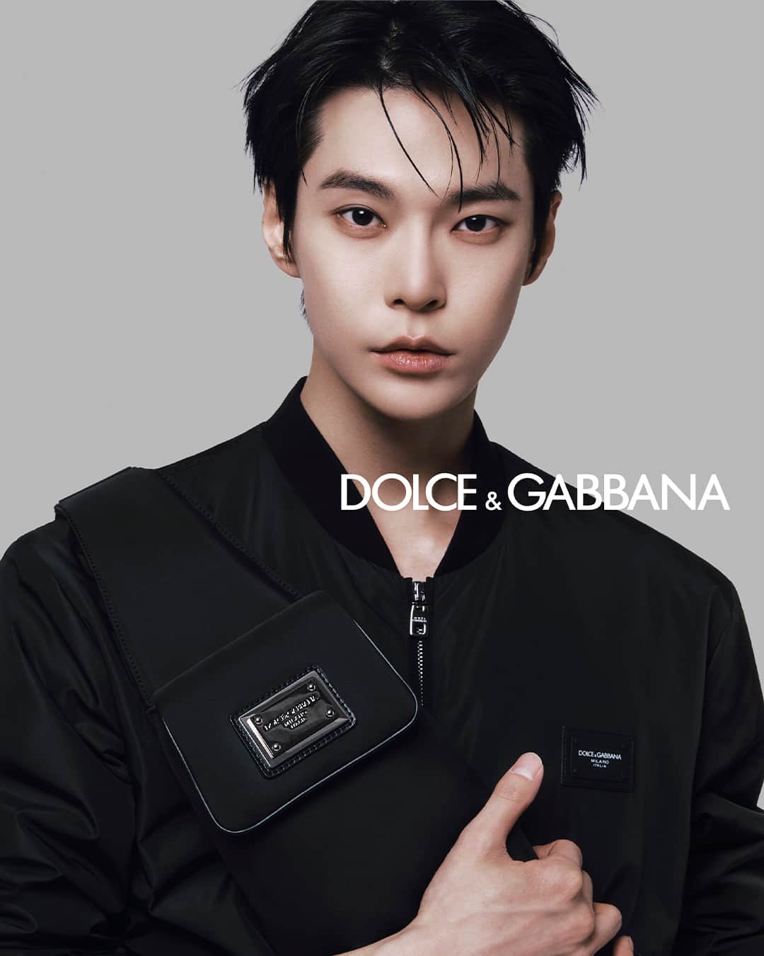 のインスタグラム：「Global Ambassador @do0_nct photographed by @parkjongha for #DGFW23.  #DolceGabbana #DGxDOYOUNG  Stylist @kimvenchy Makeup @bit.boot_ase Hair @bit.boot_1shee」