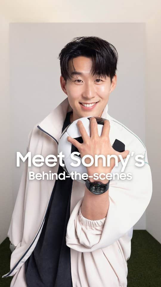 Samsung Mobileのインスタグラム：「Watch some of the behind-the-scenes moments with @hm_son7! We didn’t want to keep all the fun to ourselves so we hope you enjoy it as much as we did! #GalaxyxSonny #GalaxyZFlip5 #GalaxyWatch6  Learn more: samsung.com」