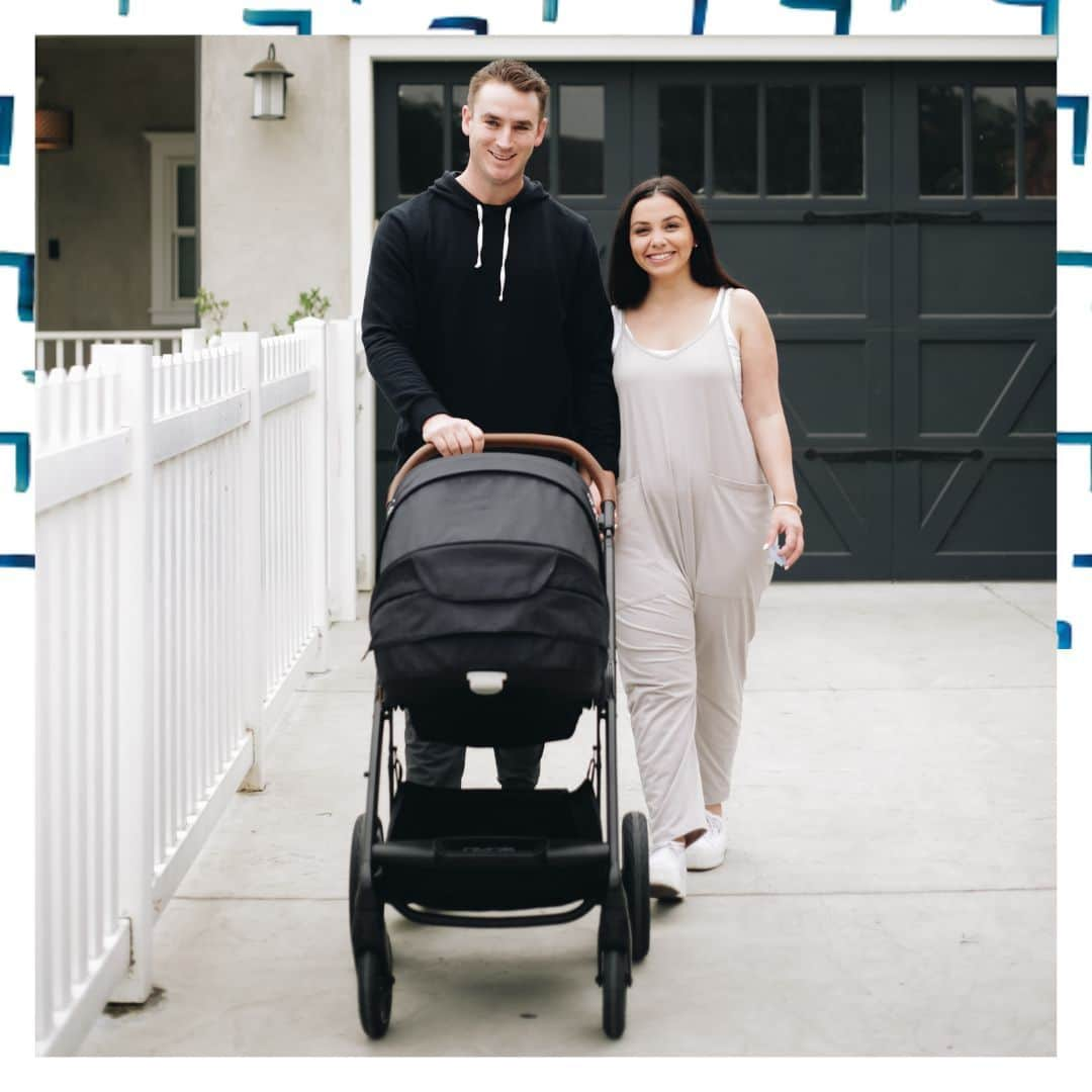 nunaのインスタグラム：「Family strolls are the heart of our togetherness. 💙 Our MIXX next stroller, equipped with all-wheel suspension and a super comfy seat, turns these moments into pure bliss. 🌟​ ​ 📸: A heartfelt thank you to @evan_phillips33 for inviting us along on your stroll with your little one. These precious family moments are what life is all about.   #nunafamily #mynuna」