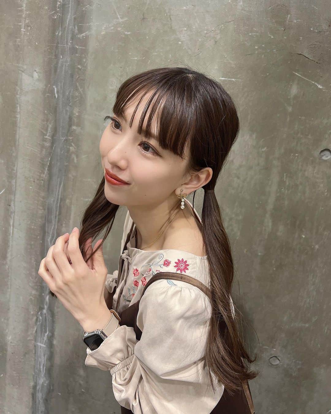 熊崎晴香さんのインスタグラム写真 - (熊崎晴香Instagram)「⁡ ⁡ 今日は名古屋でトーク会と握手会🤝 ⁡ 秋っぽい色の服だね🍂 ⁡ 明日は今年ラスト いっぱい楽しむぞ！！  #ootd #fashion #brown #ワンピース #ツインテール」10月28日 22時04分 - kumakuma9810