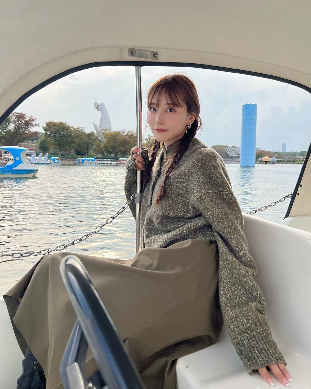 RINA（鈴木理菜）のインスタグラム：「太陽の塔眺めながらキラキラの水の上をお散歩‎𓂃 𓈒𓏸」