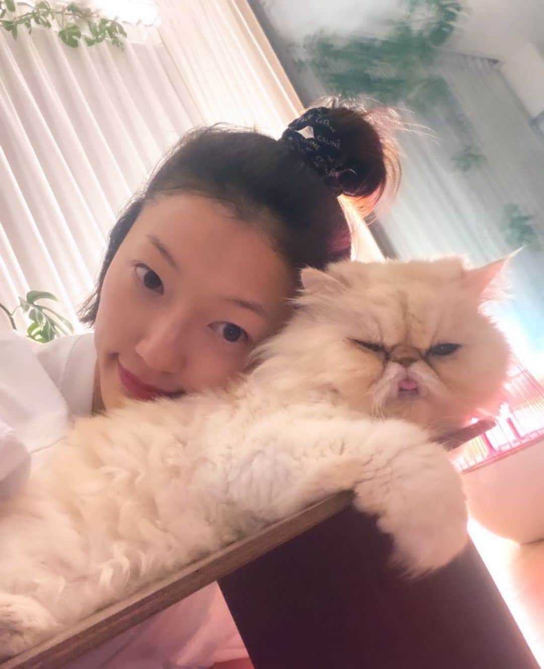 イ・エルのインスタグラム：「_ 요즘」