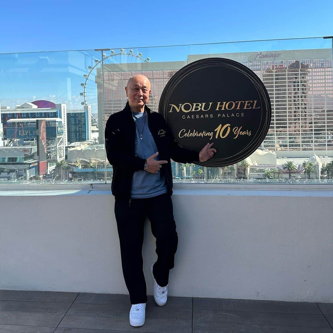 松久信幸さんのインスタグラム写真 - (松久信幸Instagram)「Happy 10th anniversary ㊗️🎉  @nobucaesarspalace  @nobuhotels  I want to thank you all for your support.❤️. @adrians_ink」10月28日 22時33分 - therealnobu