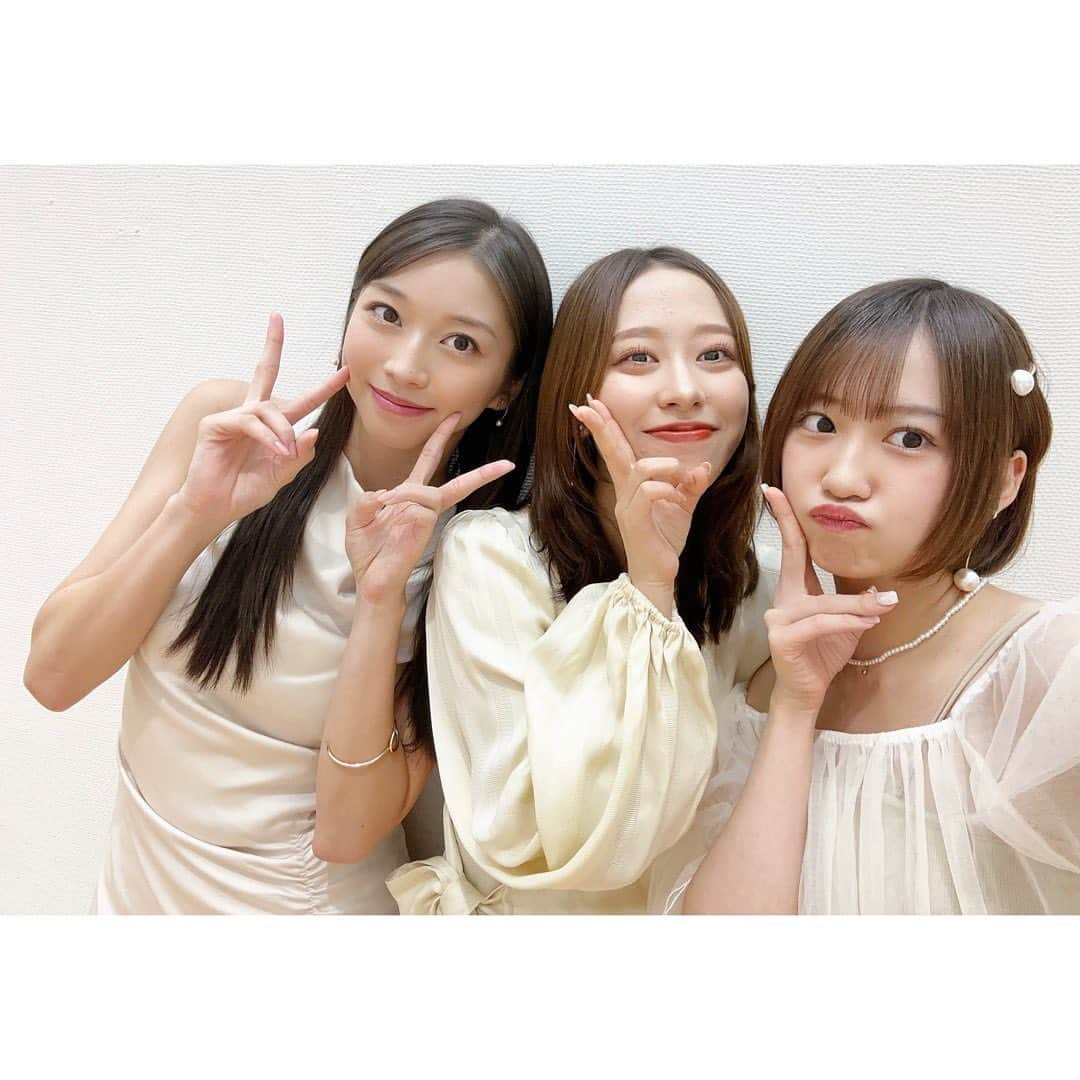 牧野真莉愛さんのインスタグラム写真 - (牧野真莉愛Instagram)「♡ ♡ モーニング娘｡'23 73rdシングル 『すっごいFEVER！/Wake-up Call～目覚めるとき～/Neverending Shine』 ✨発売記念 ＜チェキ・サイン・トーク会＞✨ 2023.10.28🎀大阪 🌈🌈🌈 とってもありがとうございました💕💕💕 ♡ ♡  #モーニング娘23 #小田さくら さん #野中美希 ちゃん #牧野真莉愛」10月28日 22時34分 - maria_makino.official