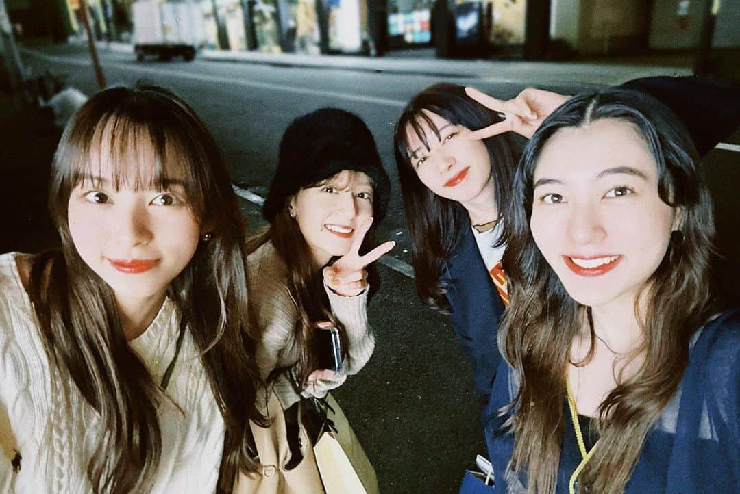 真山りかさんのインスタグラム写真 - (真山りかInstagram)「. ⁡ 久しぶりにお会いした エビ中の初期メンバーの皆さんです 大人なるって素敵だと改めて感じた夜でした🫶 奏音にも会いたいな〜 ⁡ #エビ中 #20090804 #まやまにあ ⁡ .」10月28日 22時40分 - ma_yama_official