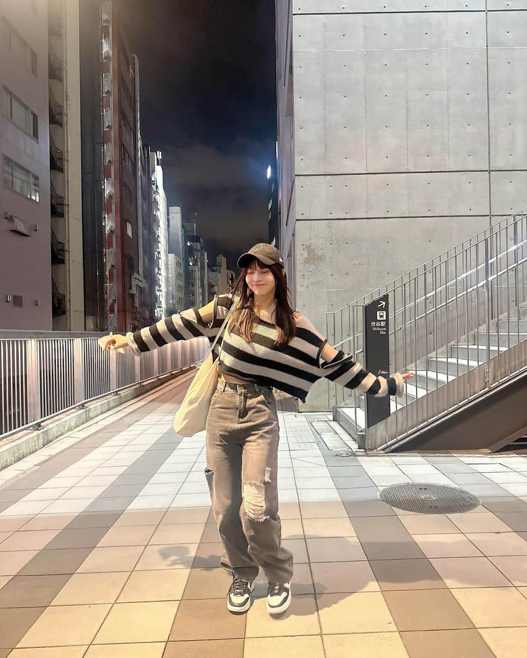 黒嵜菜々子さんのインスタグラム写真 - (黒嵜菜々子Instagram)「このお洋服かわちい。」10月28日 22時45分 - kurosaki0516