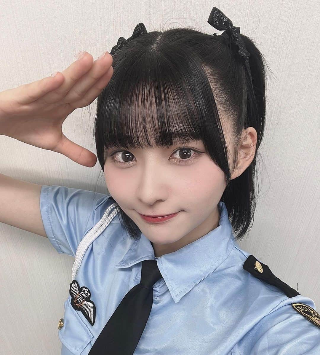 桜ひなののインスタグラム：「. ⁡ お菓子くれないと逮捕しちゃうぞ〜👮🏻 ⁡  #ハロウィン  #halloween   #ポリス  #コスプレ  #kawaii  #cute  #lovely」