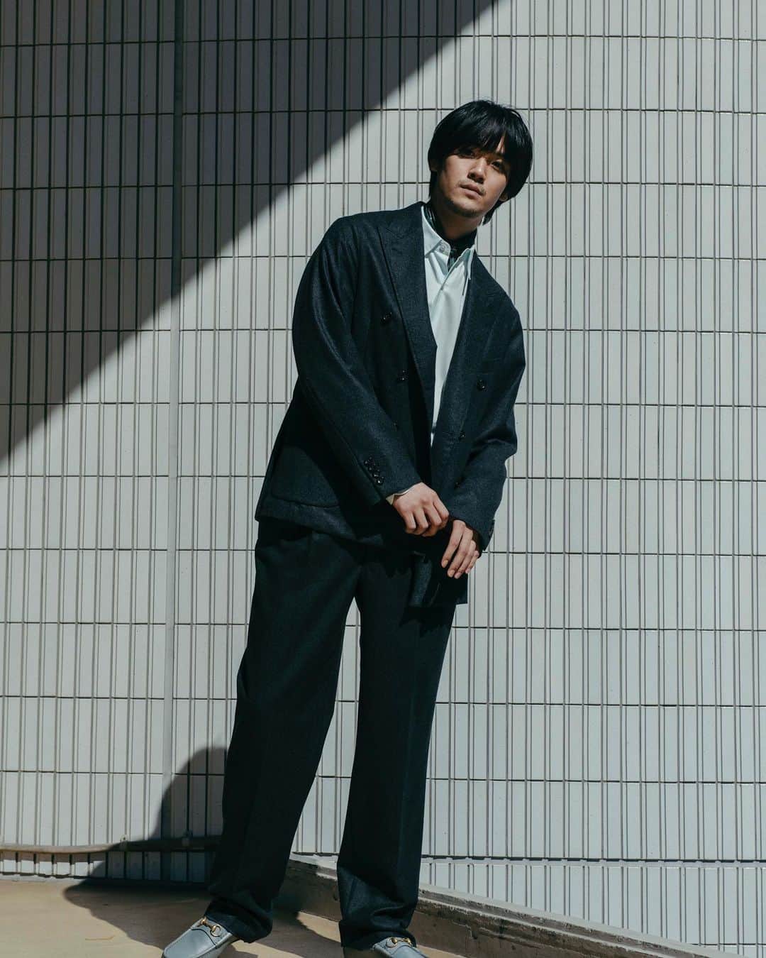 遠藤史也のインスタグラム：「1 jacket shirts pants by @maatee_and_sons   2 coat shirts pants by @heugn_official   3 coat by @08sircus   Photography @sabnoten  Styling @jun.nkmr Hair @taku_yamaguchi   Thankyou👨🏼」