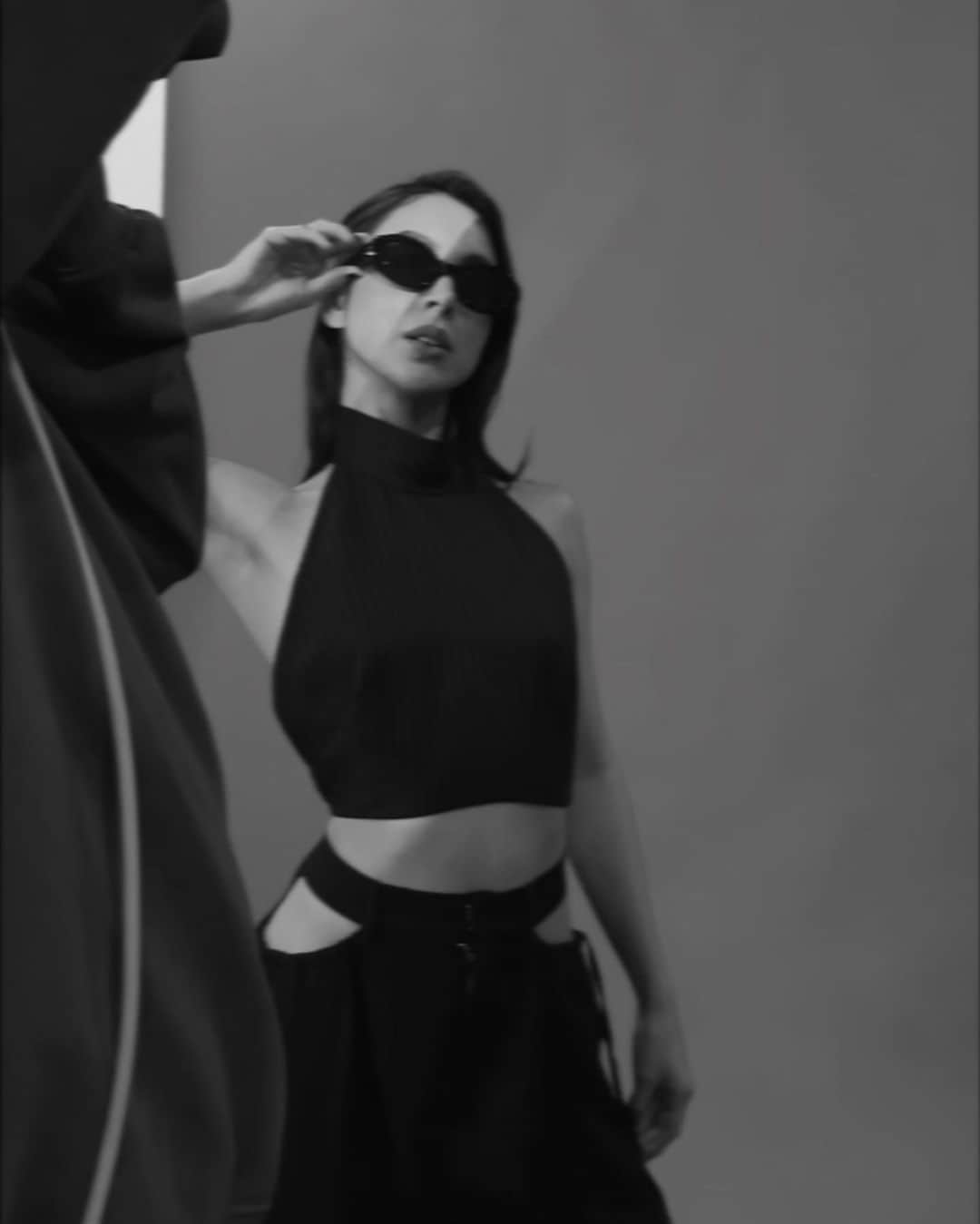 ジュリア バレットさんのインスタグラム写真 - (ジュリア バレットInstagram)「new 🕶️ coming soon @thejujuclub.co」10月28日 22時51分 - juliabarretto