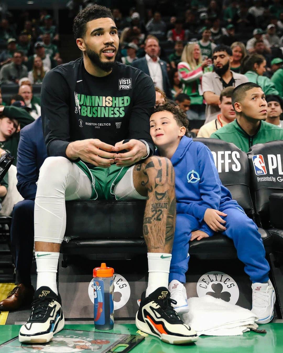 ボストン・セルティックスのインスタグラム：「@jaytatum0 on what motivates him: “My son ... Trying to be somebody that, you know, he'd be proud of. I think about all the time when he gets old enough and goes to school and he tell all his friend who is daddy is — I think that shit be cool. And just seeing him when he sits courtside at the games, seeing the pictures and after the game, when I scored 60, he ran out on the court.... Yeah, there's no better feeling then that. ⁠ ⁠ Then, I think the second part is like, being young enough to still play against some of the best players, some of guys I looked up to. Most of the guys I looked up to, I get to play against them now. And it's a lot of instances where ... it's like hold on, like we going at it.” (Full @knuckleheadspodcast 📹 in bio) • 📸: @gettyimages」
