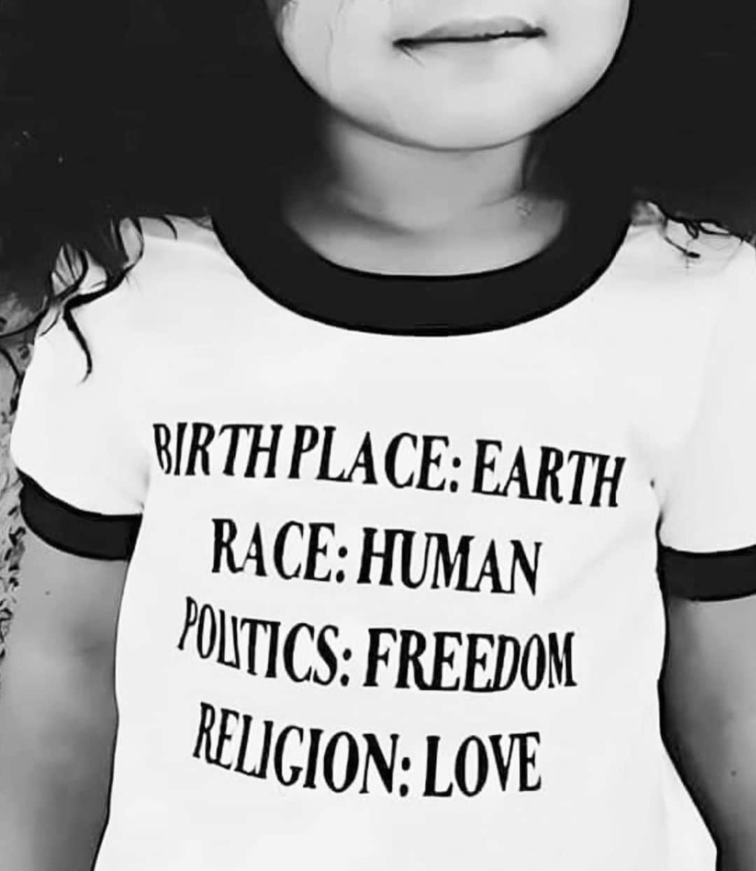 ジョエル・マーディニアンのインスタグラム：「I DREAM OF THIS FOR OUR FUTURE  For all of us to be one, to be equal, to be caring loving respectful to one another. I DREAM THIS DREAM  #stopwars #stophunger #stopkillingus #love #peace #freepalestine #ceasefireingazanow」