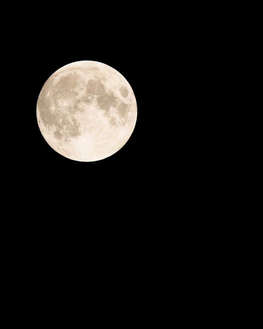 山田悠介さんのインスタグラム写真 - (山田悠介Instagram)「月は撮れぬ  #月 #moon」10月28日 23時23分 - yamadayusuke_0729