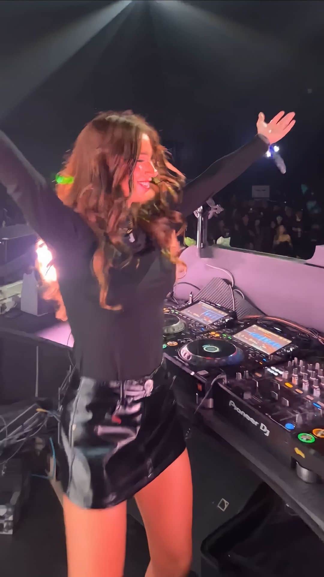 JUICY Mのインスタグラム：「Just finished my set in Bangkok @thedarkfestival 🖤🔥  #juicym #halloween2023 #festival #bangkok  #techno #djset」