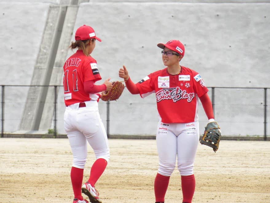 磯崎由加里さんのインスタグラム写真 - (磯崎由加里Instagram)「明日はルビーリーグ最終戦⚾️ 笑顔で終われるように頑張ります🔥  #はつかいちサンブレイズ  #野球 #女子野球  #最終戦」10月29日 0時01分 - isozaki.11