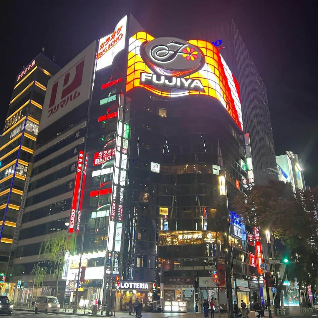 マキ・コニクソンのグルメインスタ