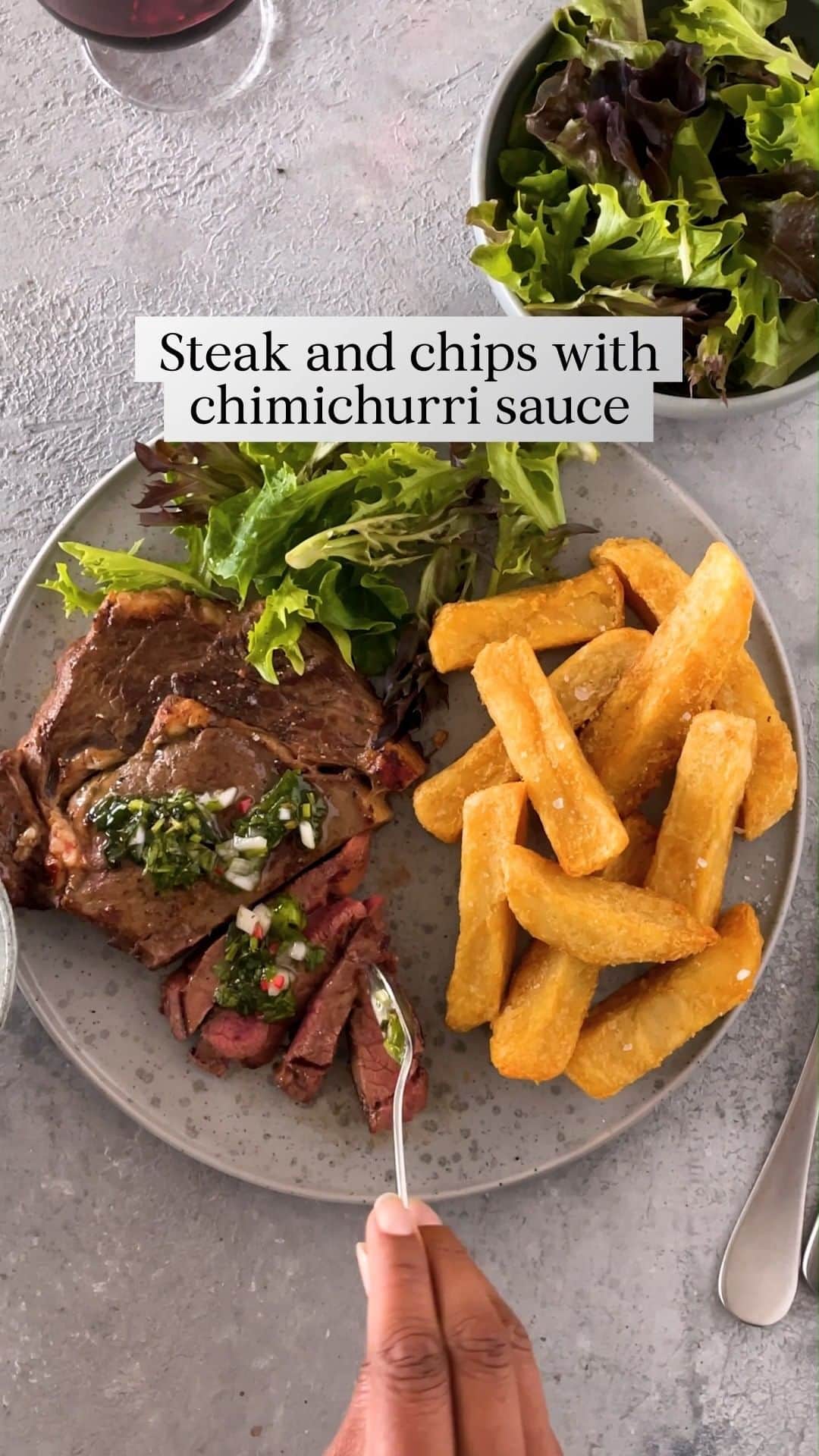 Tesco Food Officialのインスタグラム：「Only the finest cuts are salt-dry aged and matured to create our Tesco Finest Aberdeen Angus Ribeye Steak.  Pair it with this deliciously tangy chimichurri sauce recipe and our Tesco Finest Triple Cooked Chips for the perfect kick to freshen up steak night. Head to the link in bio to explore the range.」