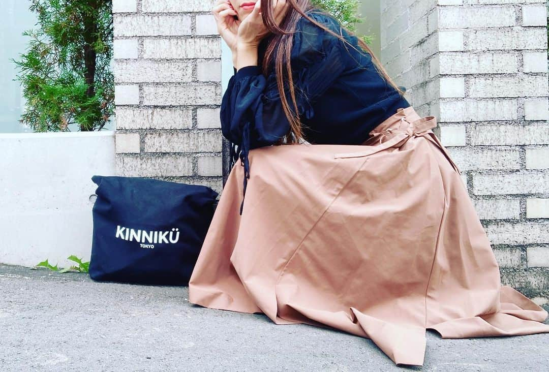 ほんまかよこのインスタグラム：「🖤🤎🖤  🧢👕 #KINNIKÜ #KINNIKÜTOKYO」