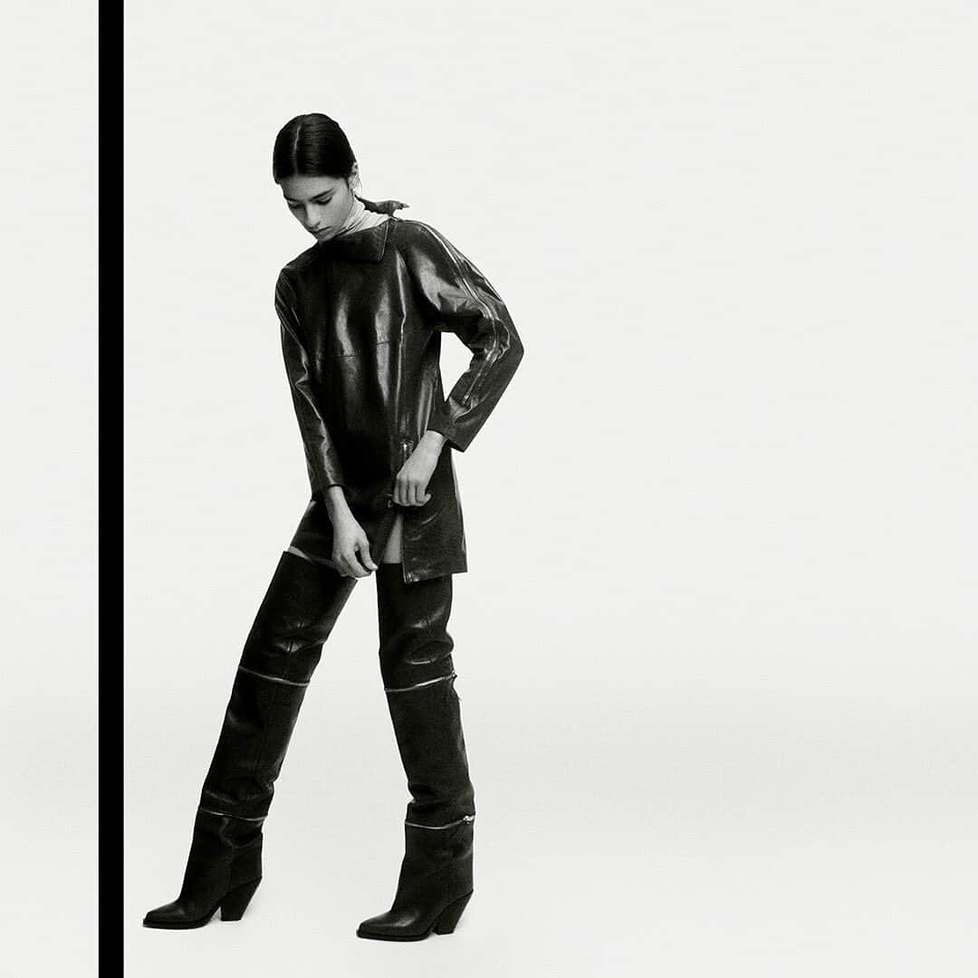 イザベルマランのインスタグラム：「A rare combination. @lolibahiaa accessorizes the JADELIA leather dress with the towering LELODIE boots,  link in bio.  Photographed by @robingaliegue  #IsabelMarantFW23 #IsabelMarant」