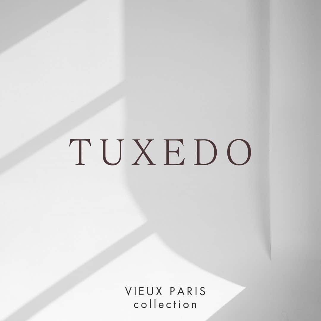 dress shop Vieux Parisのインスタグラム：「タキシードの 特別感は  小物でキマる✨  それくらい組み合わせは 大事なんです！  ぜひ他の組み合わせも Checkしてみてください！  #vieuxparis #dresssalonvieuxparis #ヴュパリ #ウェディングドレス #コンセプトウェディング #オリジナルウェディング #ヴュパリオリジナル #ウェディングヘア #韓国風前撮り #結婚式写真 #結婚式ドレス #挙式ドレス #前撮りヘア #前撮りポーズ #前撮りレポ #前撮り準備 #結婚式ヘア #結婚式ブーケ #ヘアスタイル #花嫁美容 #花嫁へア #髪飾り #ブライダル撮影 #2023夏婚 #2023秋婚 #プレ花嫁 #プレ花嫁さんと繋がりたい #ララ嫁さんと繋がりたい #ララ嫁 #ララシャンス」