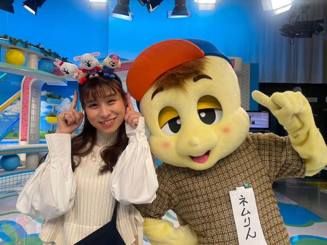 高樹リサのインスタグラム：「. おはよう朝日土曜日です☀️ みてくださった皆さんありがとうございました🩷 #リサネムりん なツーショット🤭 おはパーグッズ！めっちゃ可愛いので みなさんもぜひ(*Ü*) @ohado6ch」