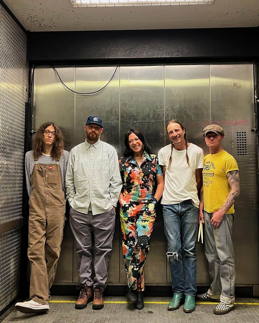 ミシェル・ブランチのインスタグラム：「That’s a wrap on The Trouble With Fever Tour with @badbadhats It started last September with this incredible group of people who have become family to me. Thanks to everyone who came out and sang along. So grateful to still be making music and playing these songs after 20 years. Yesterday in New Orleans was the perfect end to it all 👻 ❤️」