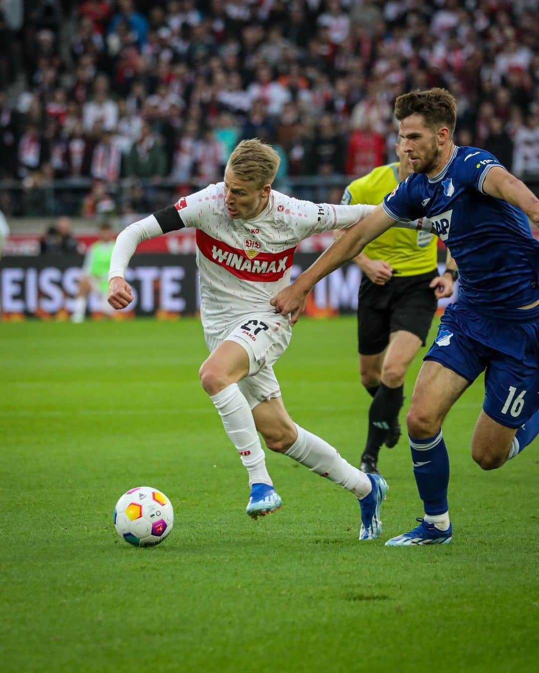 VfBシュトゥットガルトのインスタグラム：「Schlusspfiff in Cannstatt. Wir verlieren die Partie knapp mit 2:3. _ #VfB #VfBTSG 2:3 #vfbstuttgart #vfbstuttgart1893 #auscannstatt #furchtlosundtreu #VfBInsta」