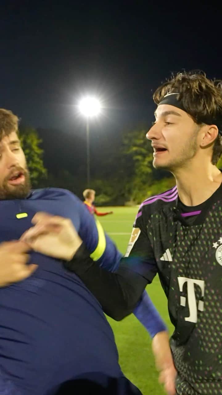 ハンス・サーペイのインスタグラム：「War es das bei den @fcbrotatos ? Jetzt auf YouTube .」
