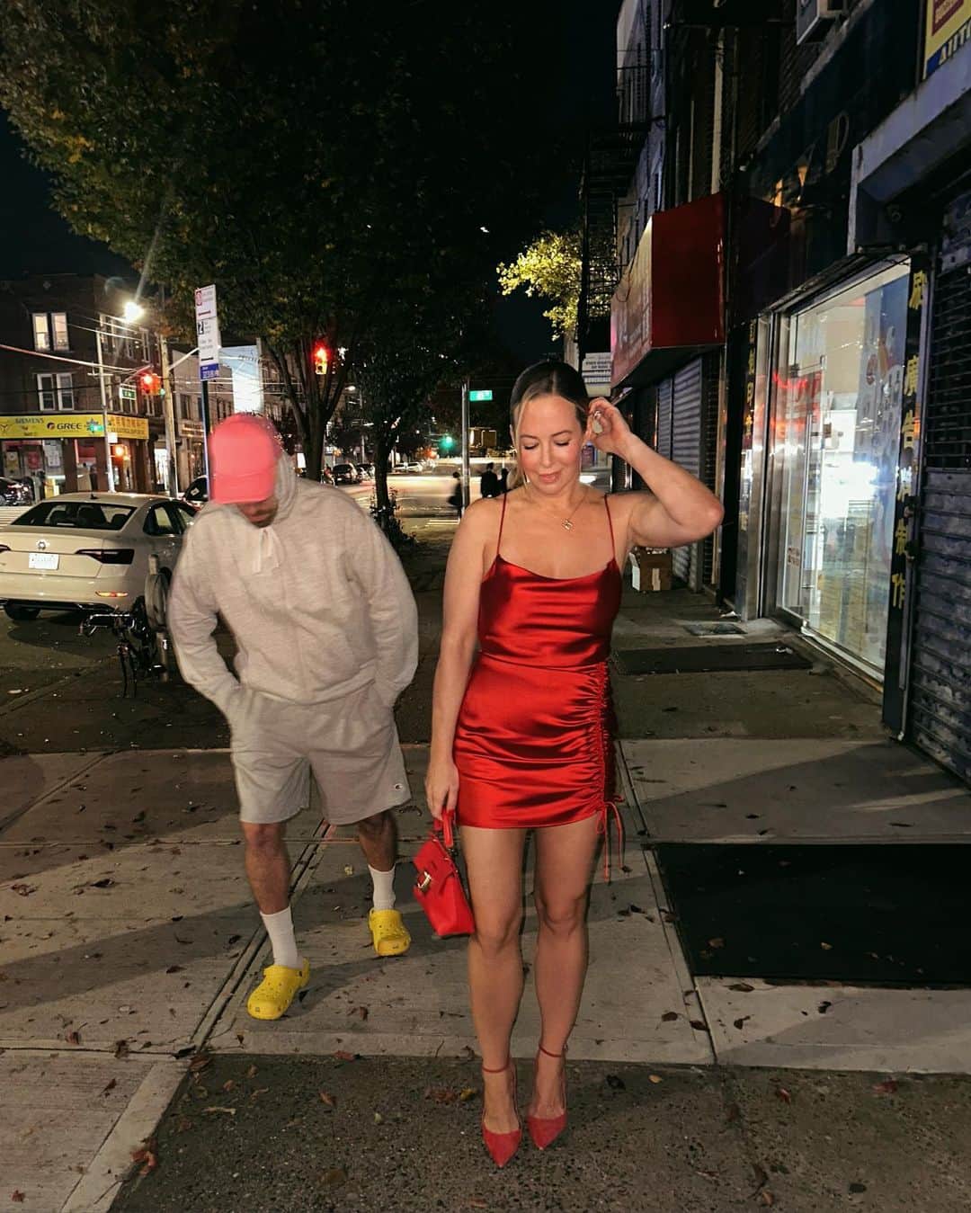 Helena Glazer Hodneのインスタグラム：「🍓🍓🍓 #biebers #haileyandjustin #halloween2023」