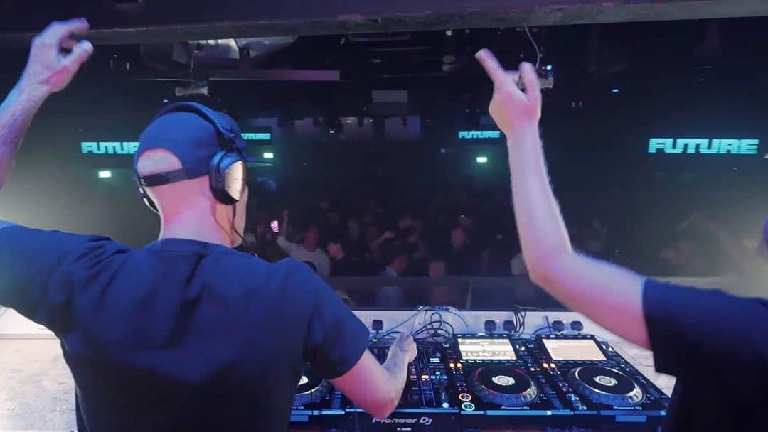 Spinnin' Recordsのインスタグラム：「The legendary @manyfewofficial are back with another feel-good party anthem 🎉 Grab your loved ones and hit the dance floor to 'Love You (One More Chance), out now!」