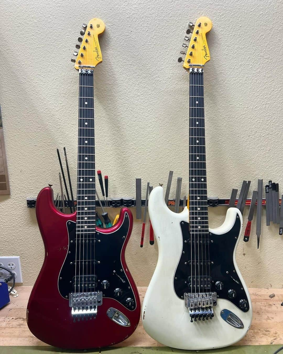 Fender Guitarさんのインスタグラム写真 - (Fender GuitarInstagram)「Two Strats are always better than one! ⚡️ Check out this pair of Aged Mono Lightning Strats built by @andyhicks_fender in the @fendercustomshop. Tag someone below you'd play these with. #Straturday」10月29日 1時00分 - fender