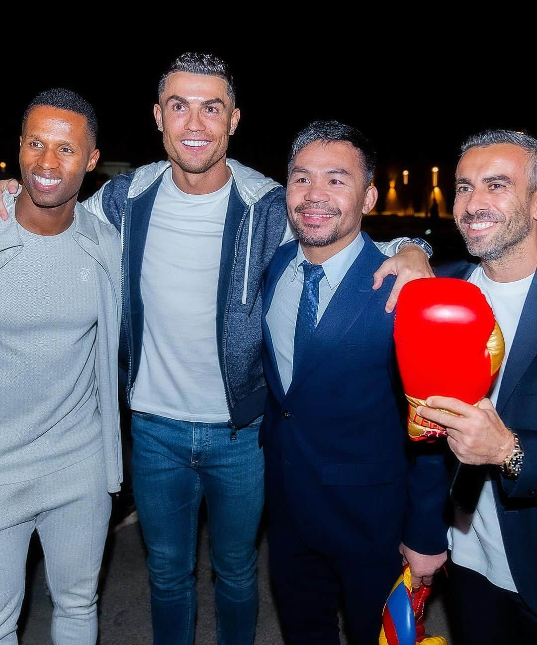 マニー・パッキャオさんのインスタグラム写真 - (マニー・パッキャオInstagram)「Hey RONALDO! @cristiano」10月29日 1時04分 - mannypacquiao