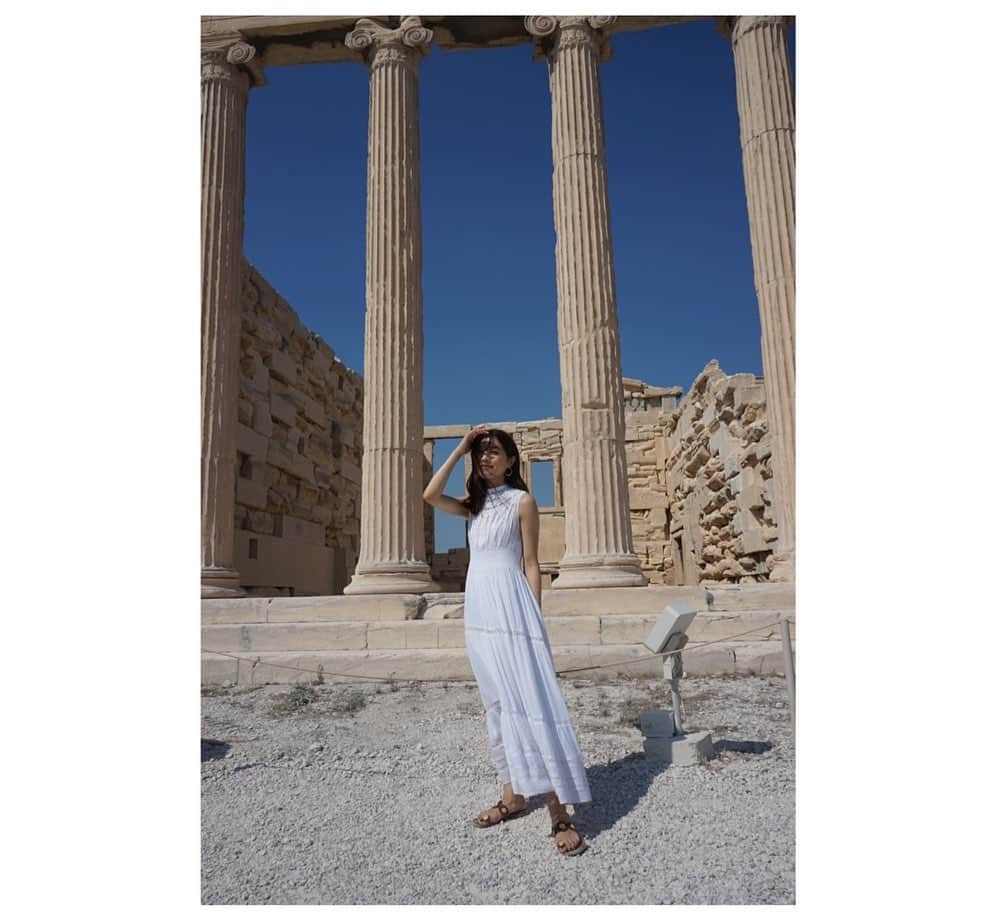 楫真梨子さんのインスタグラム写真 - (楫真梨子Instagram)「パルテノン神殿は想像よりもはるかに大きかった😳ヘロディス・アッティコス音楽堂(3枚目)も美しく壮大な造りに圧倒されました✨  眩し過ぎて全部の写真目を瞑っています、、」10月29日 1時18分 - kajimari1226