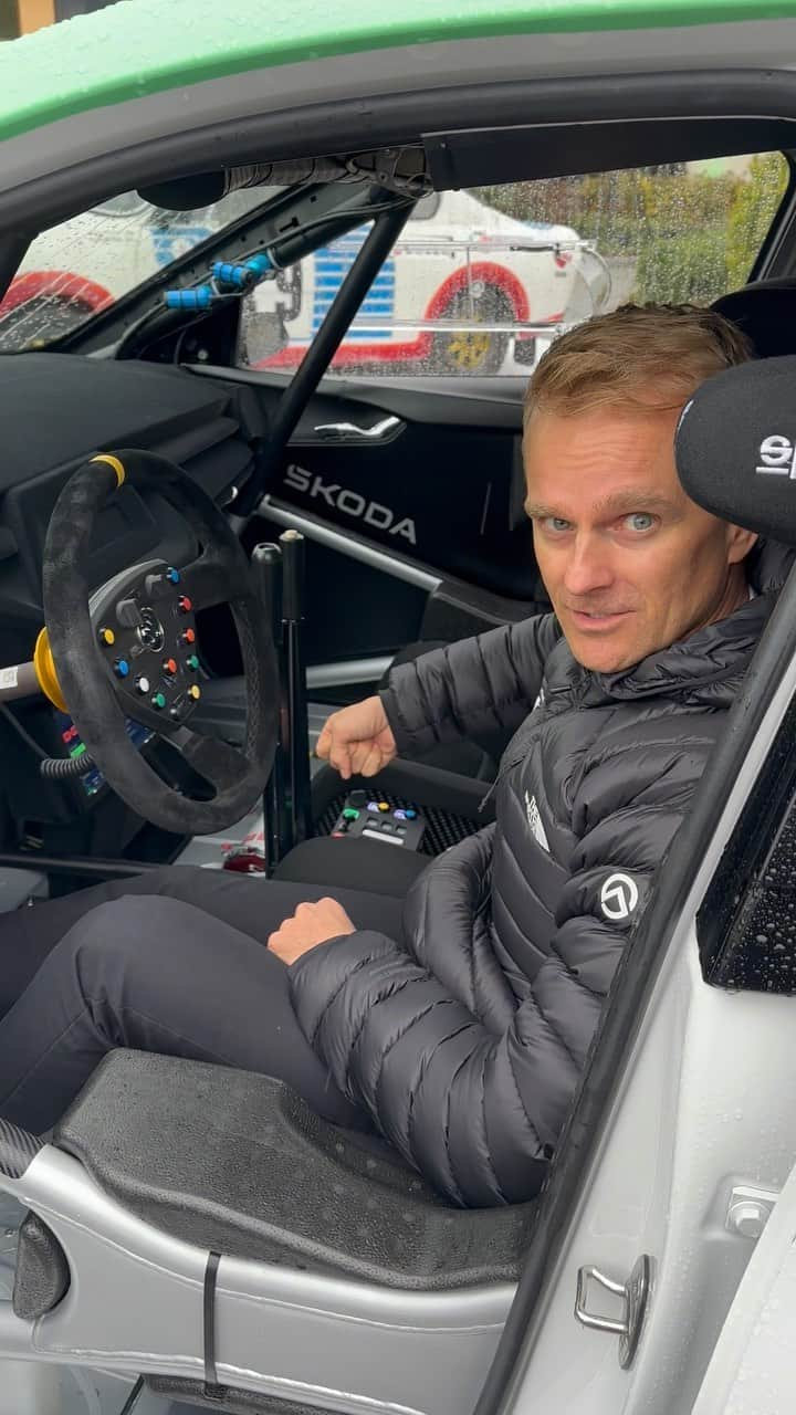 ヘイキ・コバライネンのインスタグラム：「Unlike any Škoda you’ve ever driven 😍🔍  @heikkikovalainen guides us around the cockpit of the brand new Škoda Fabia RS Rally2, which was on show at this weekend’s #CentralEuropeanRally.   @skodamotorsport  #Rallying #SkodaFabiaRS」