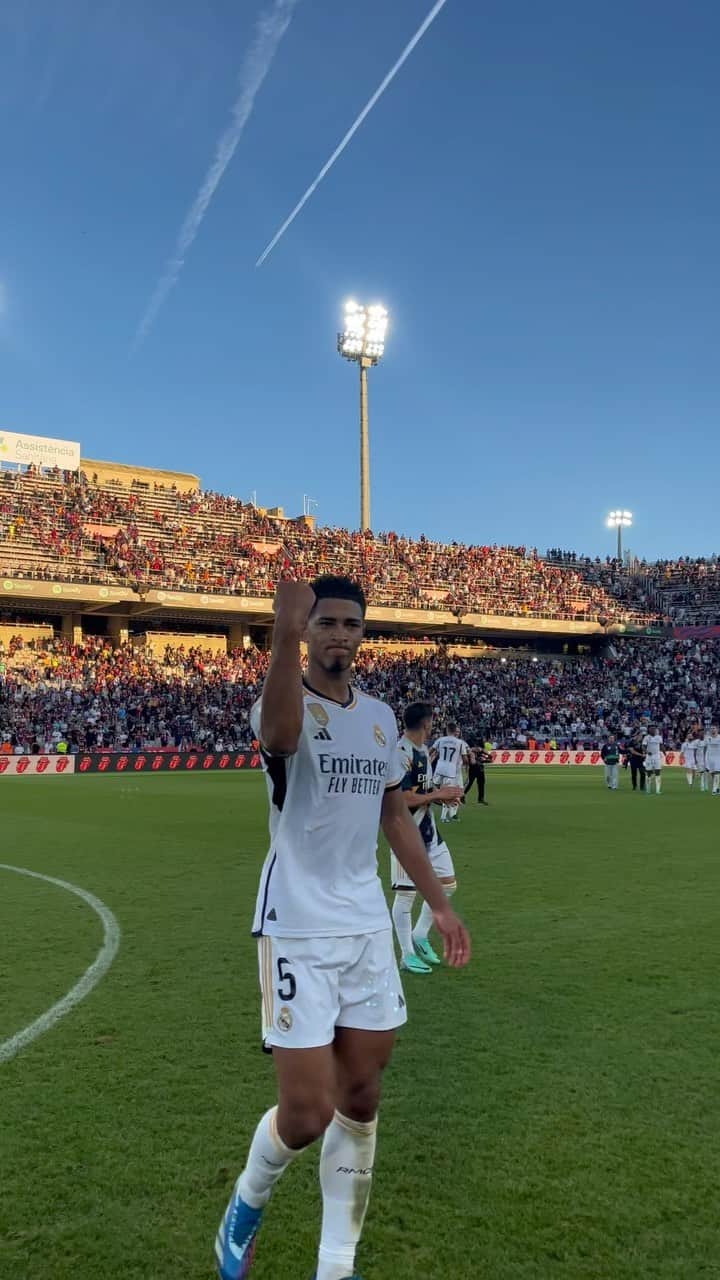 LFPのインスタグラム：「Lads for the W. 🍿💫  #ELCLÁSICO #LALIGAEASPORTS #RealMadrid #InsideLALIGA」